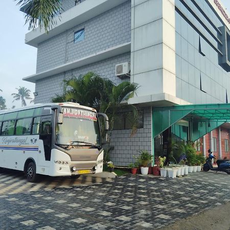 Ebenezer Plaza Hotel Nedumbassery Buitenkant foto