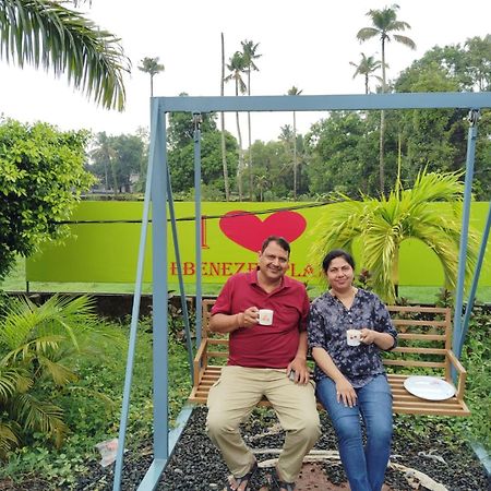 Ebenezer Plaza Hotel Nedumbassery Buitenkant foto