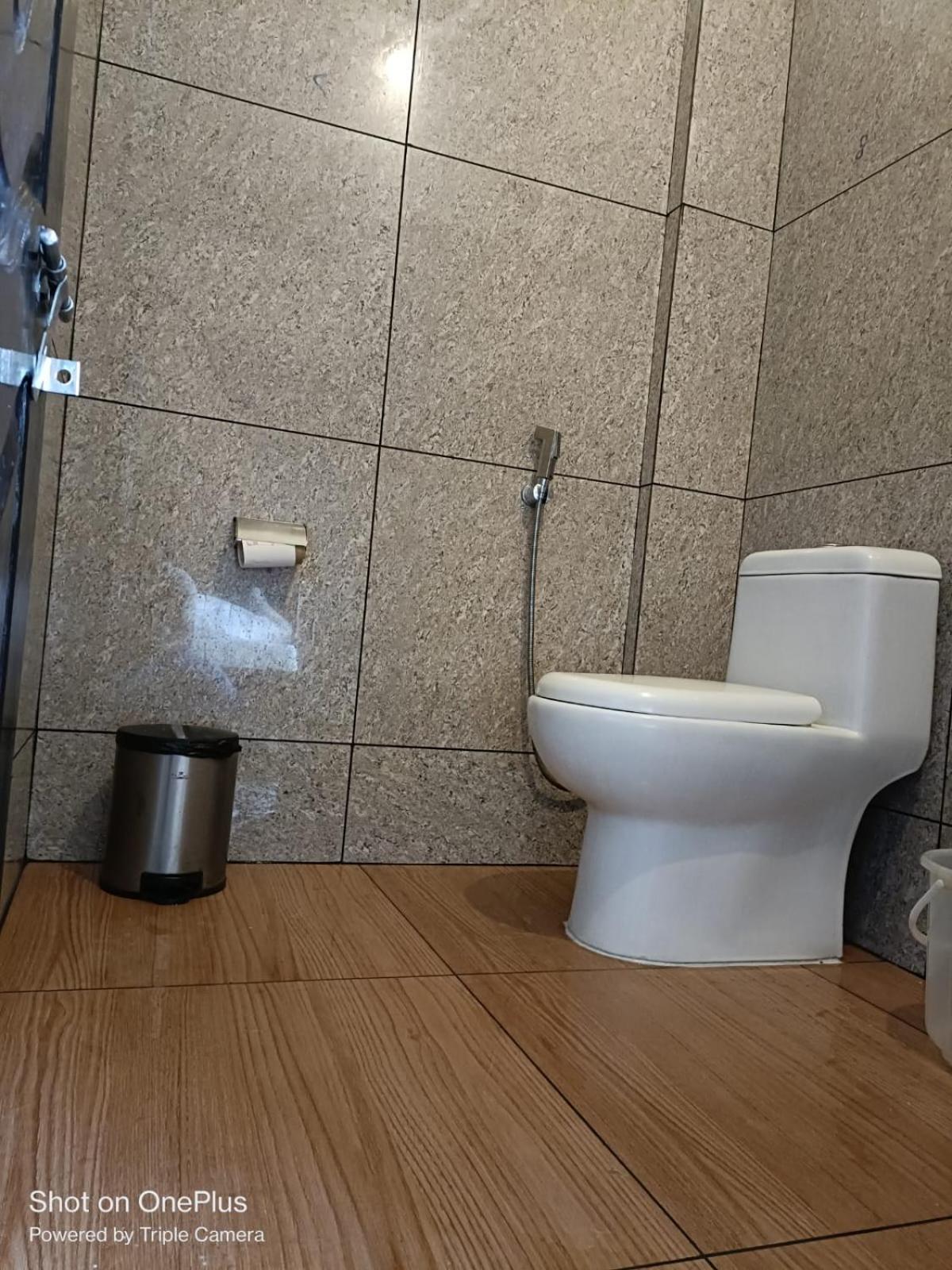 Ebenezer Plaza Hotel Nedumbassery Buitenkant foto