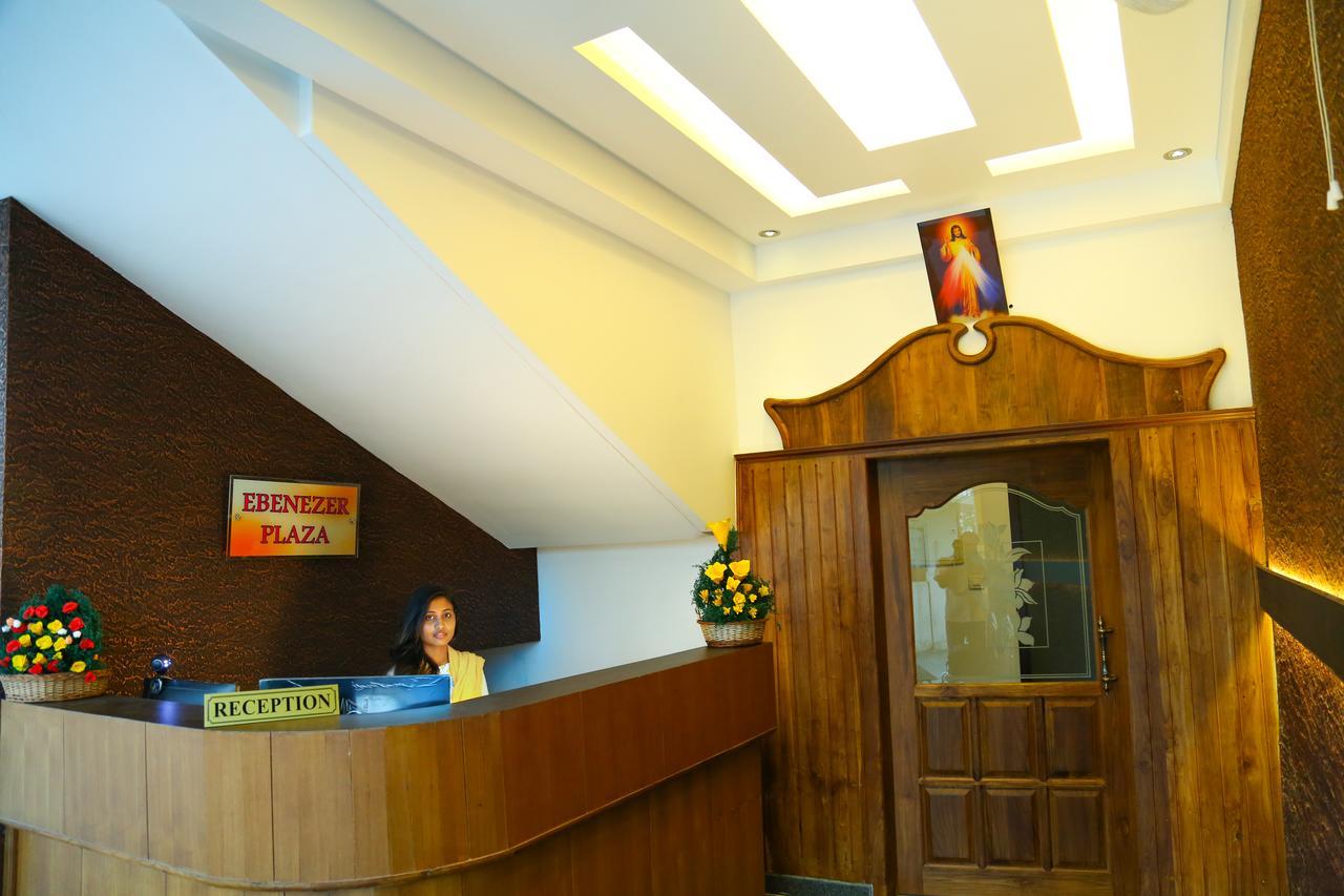 Ebenezer Plaza Hotel Nedumbassery Buitenkant foto