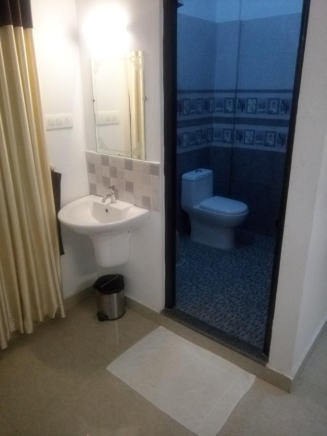 Ebenezer Plaza Hotel Nedumbassery Buitenkant foto